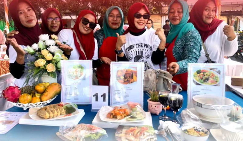 PKK Kelurahan Pejeruk Ramaikan Lomba Masak Serba Ikan